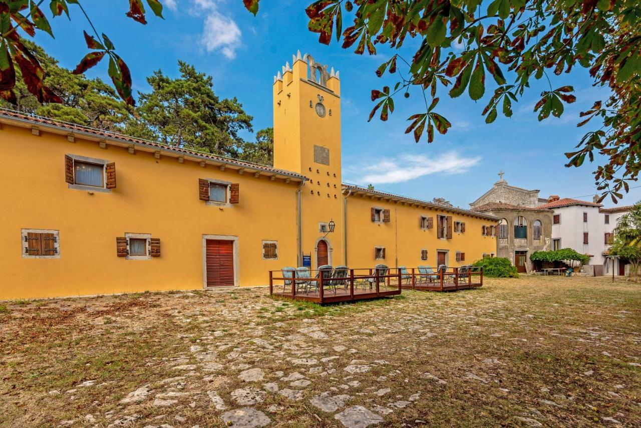 Kastel Pineta In Sveti Martin * Istrien Hotel Nedeščina Buitenkant foto